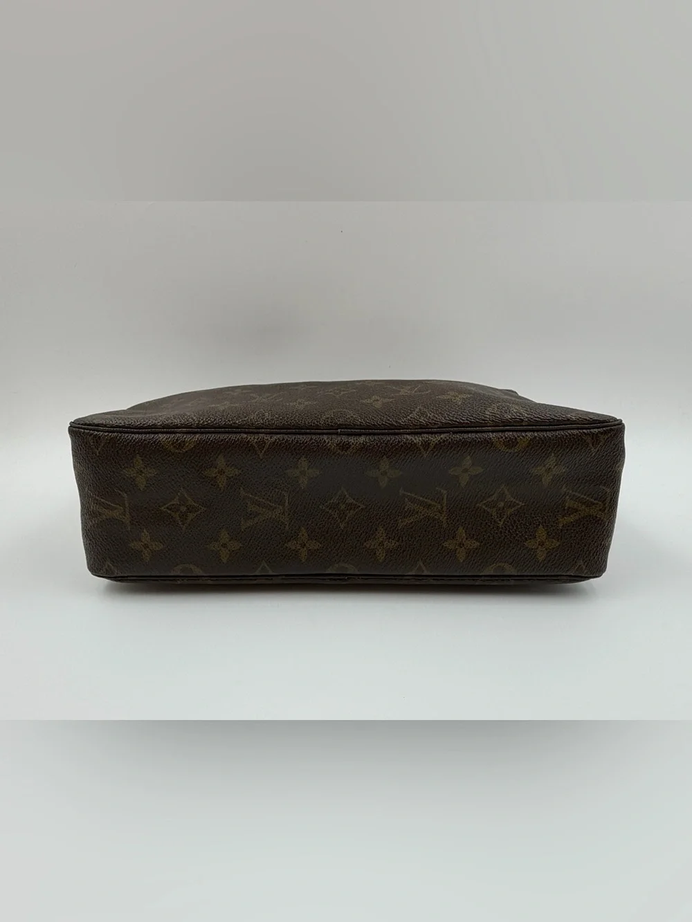 Louis Vuitton Trousse 28 Monogram Toiletry Bag W/Dust Bag Very Good Condition - Picture 4 of 16